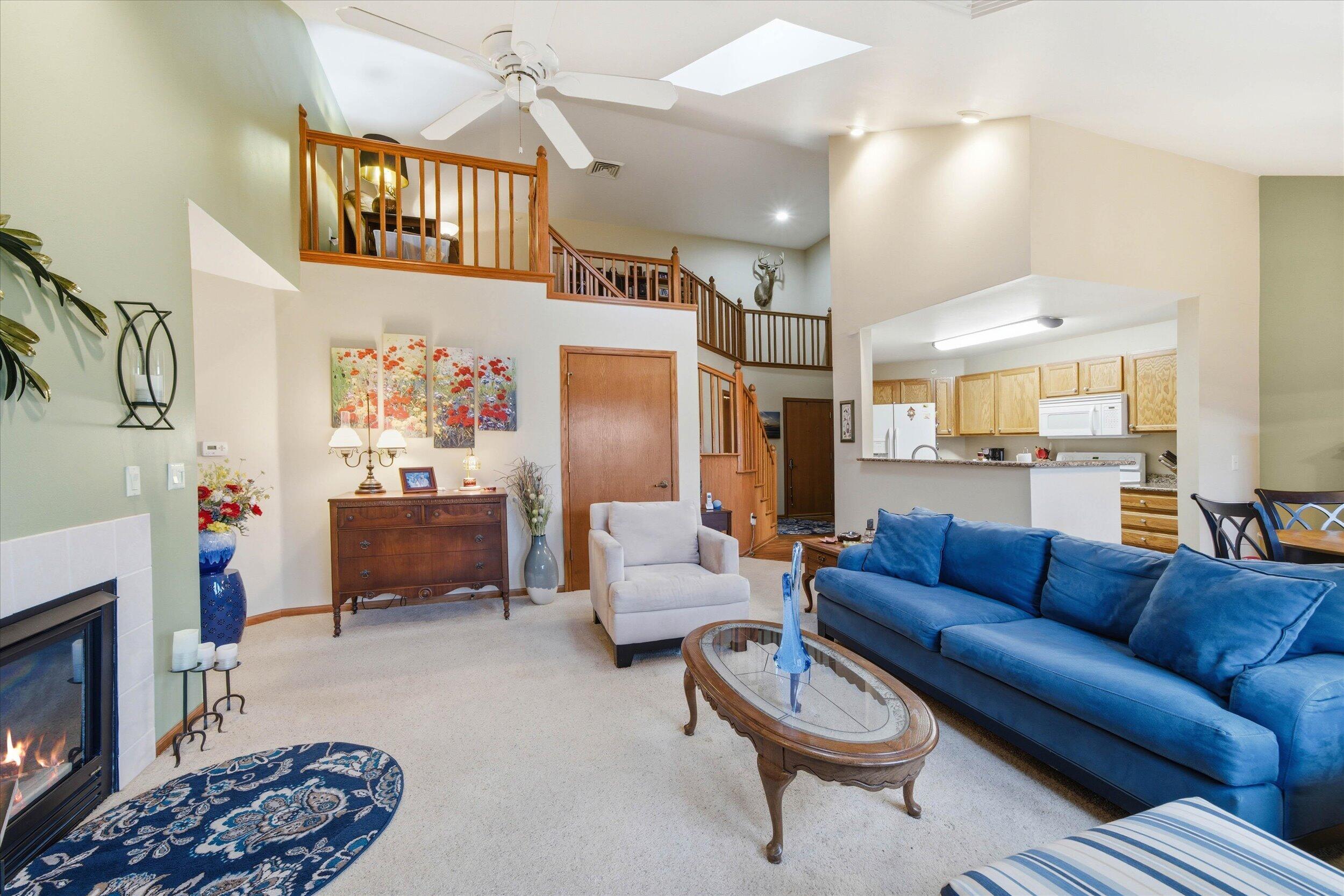 3903 Heather Valley Road, Unit 212 Sheboygan, WI 53083 - Photo 7 of 35 Living Room