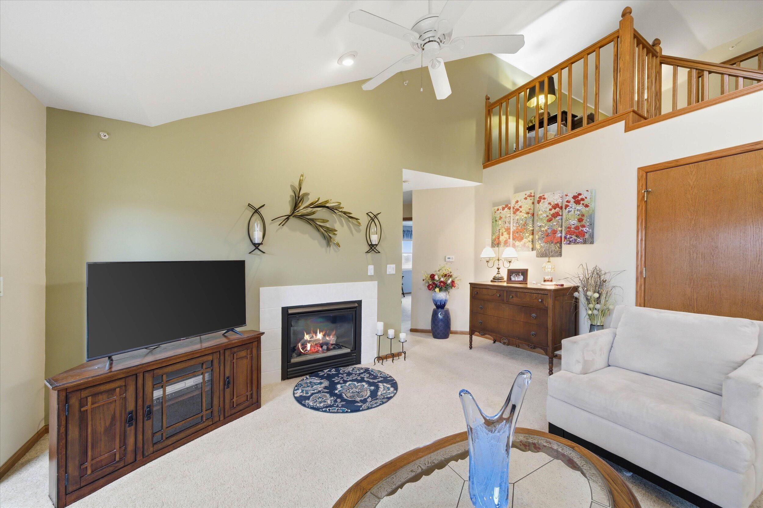 3903 Heather Valley Road, Unit 212 Sheboygan, WI 53083 - Photo 8 of 35 Living Room