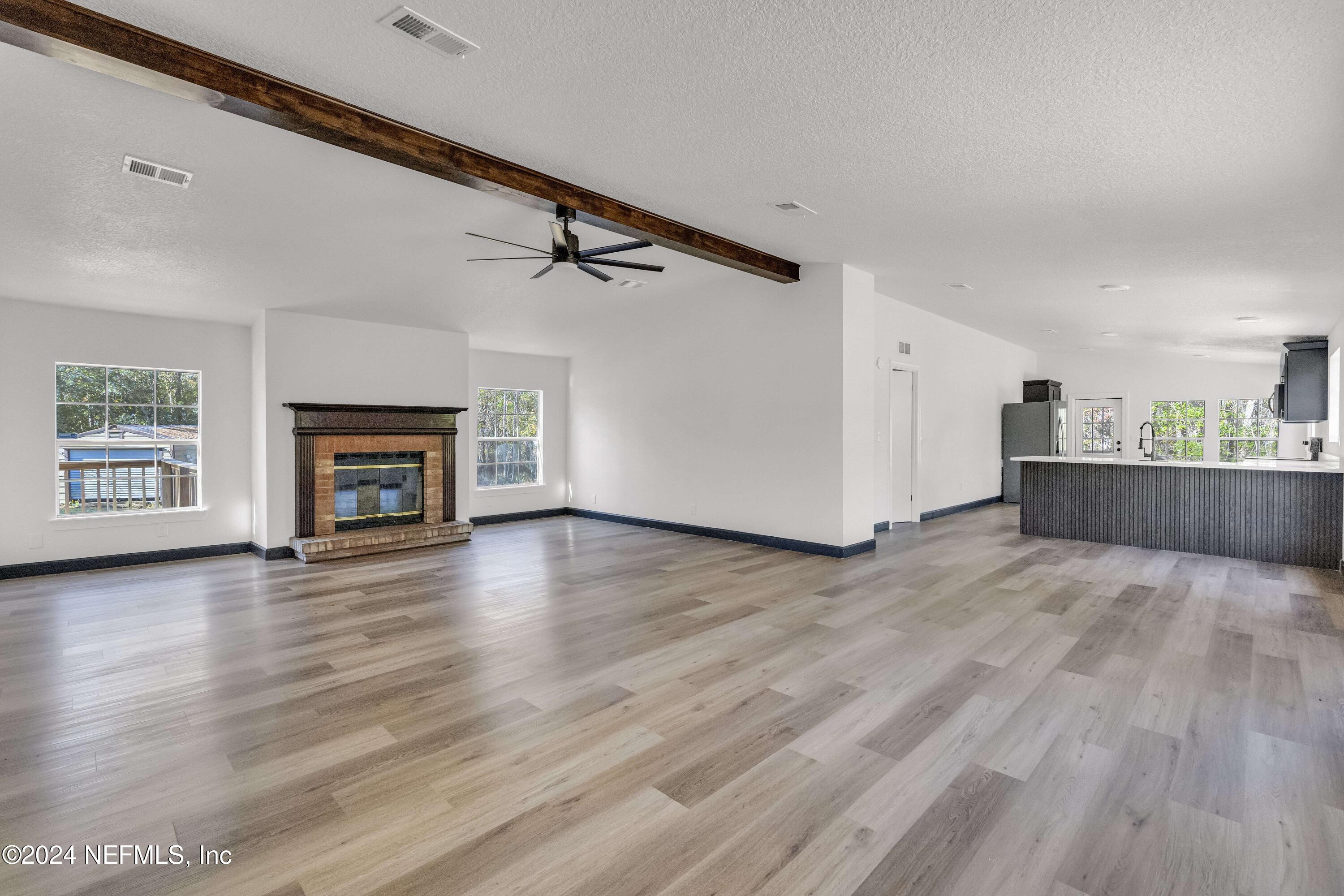 5240 CR 208 St. Augustine, FL 32092 - Photo 4 of 34 Living Room