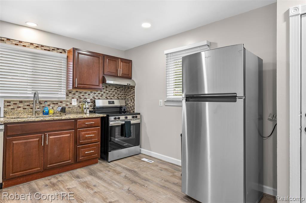 4772 Harding Street Dearborn Heights, MI 48125 - Photo 5 of 22