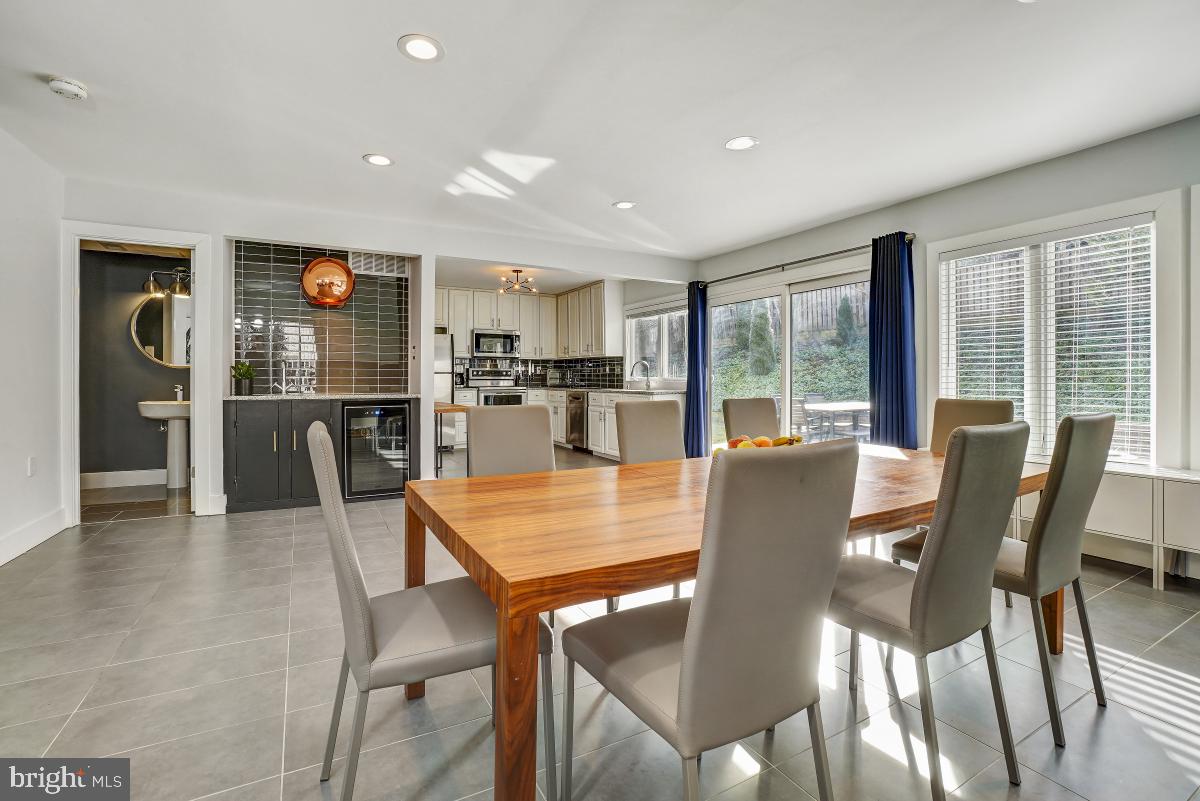 9132 Tulip Grove Road Gaithersburg, MD 20879 - Photo 25 of 57 Dining Room
