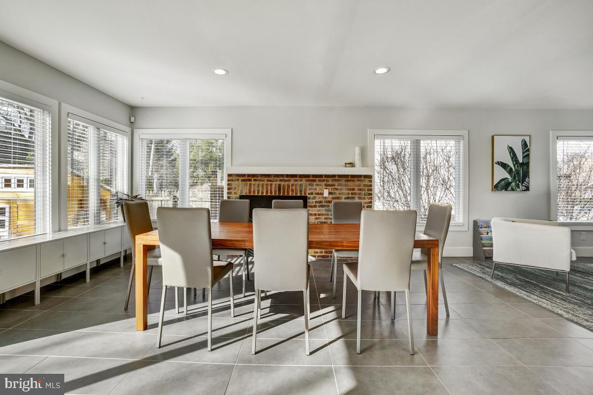 9132 Tulip Grove Road Gaithersburg, MD 20879 - Photo 27 of 57 Dining Room
