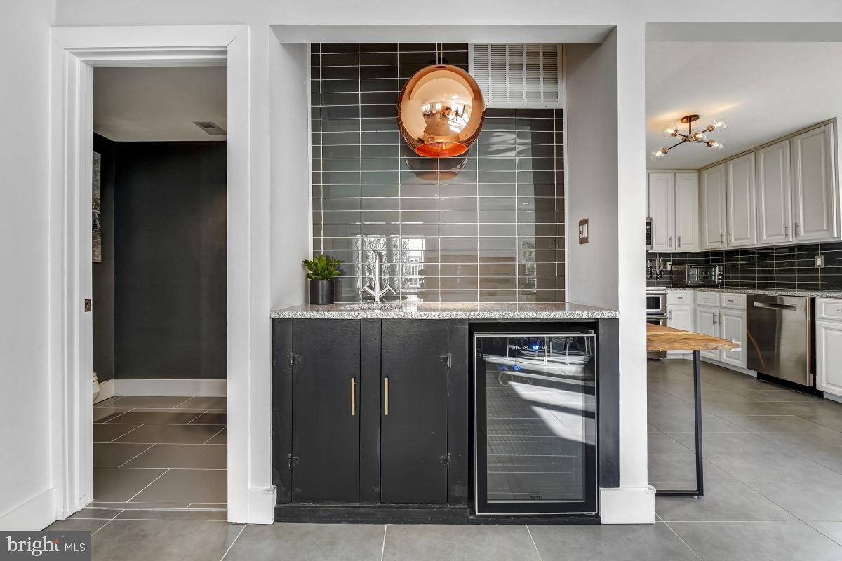 9132 Tulip Grove Road Gaithersburg, MD 20879 - Photo 28 of 57 Wet Bar