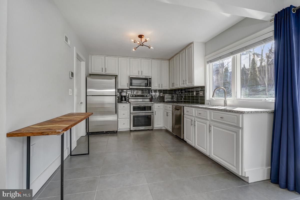 9132 Tulip Grove Road Gaithersburg, MD 20879 - Photo 29 of 57 Kitchen