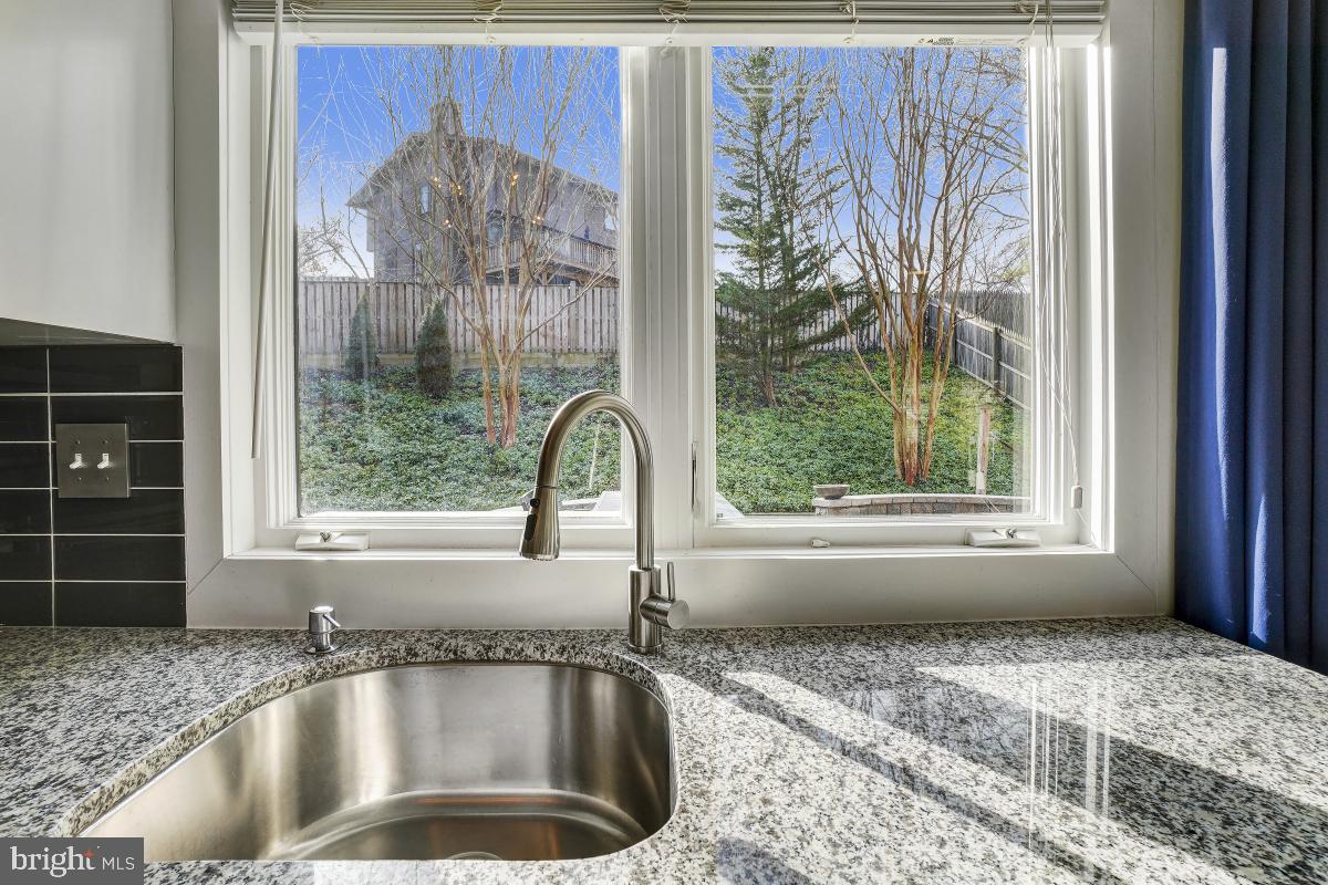 9132 Tulip Grove Road Gaithersburg, MD 20879 - Photo 31 of 57 Kitchen