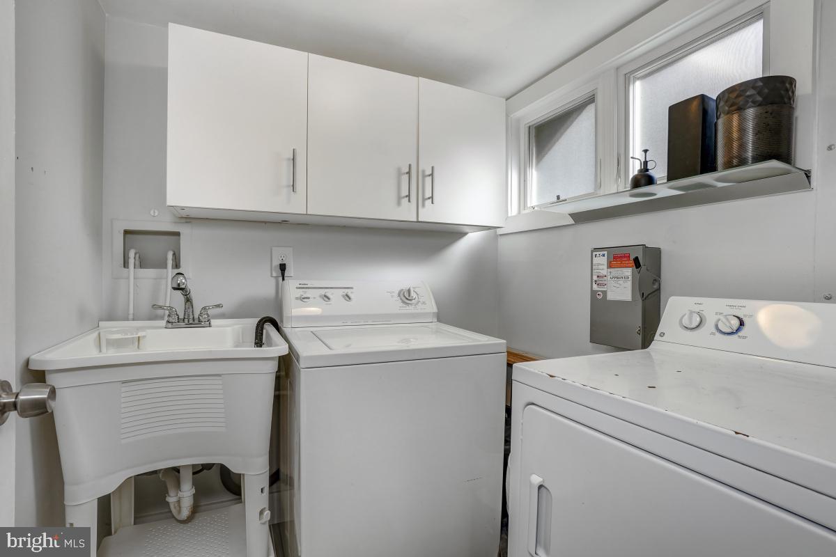 9132 Tulip Grove Road Gaithersburg, MD 20879 - Photo 36 of 57 Laundry Room