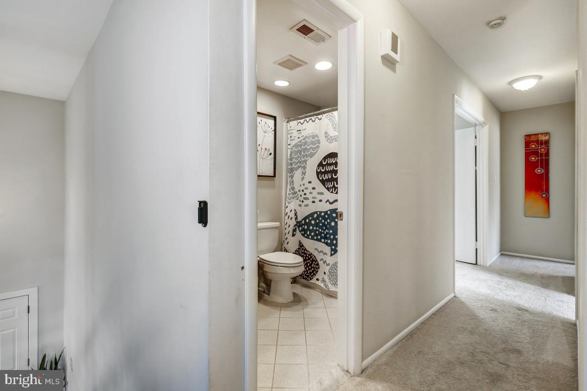 9132 Tulip Grove Road Gaithersburg, MD 20879 - Photo 43 of 57 Upper Level