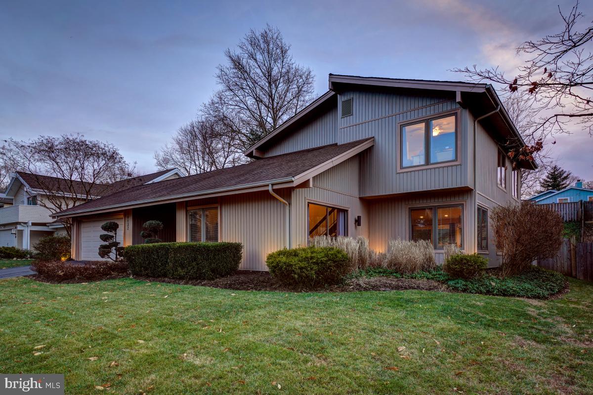9132 Tulip Grove Road Gaithersburg, MD 20879 - Photo 6 of 57 Exterior Front