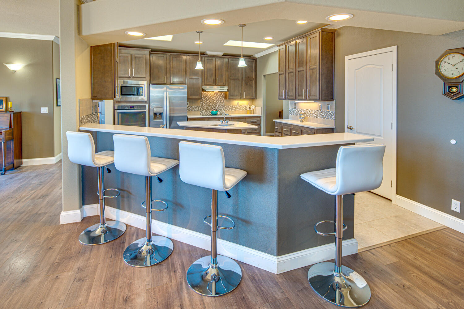 5532 Southwest Rim Road Terrebonne, OR 97760 - Photo 27 of 67 Spacious Breakfast Bar