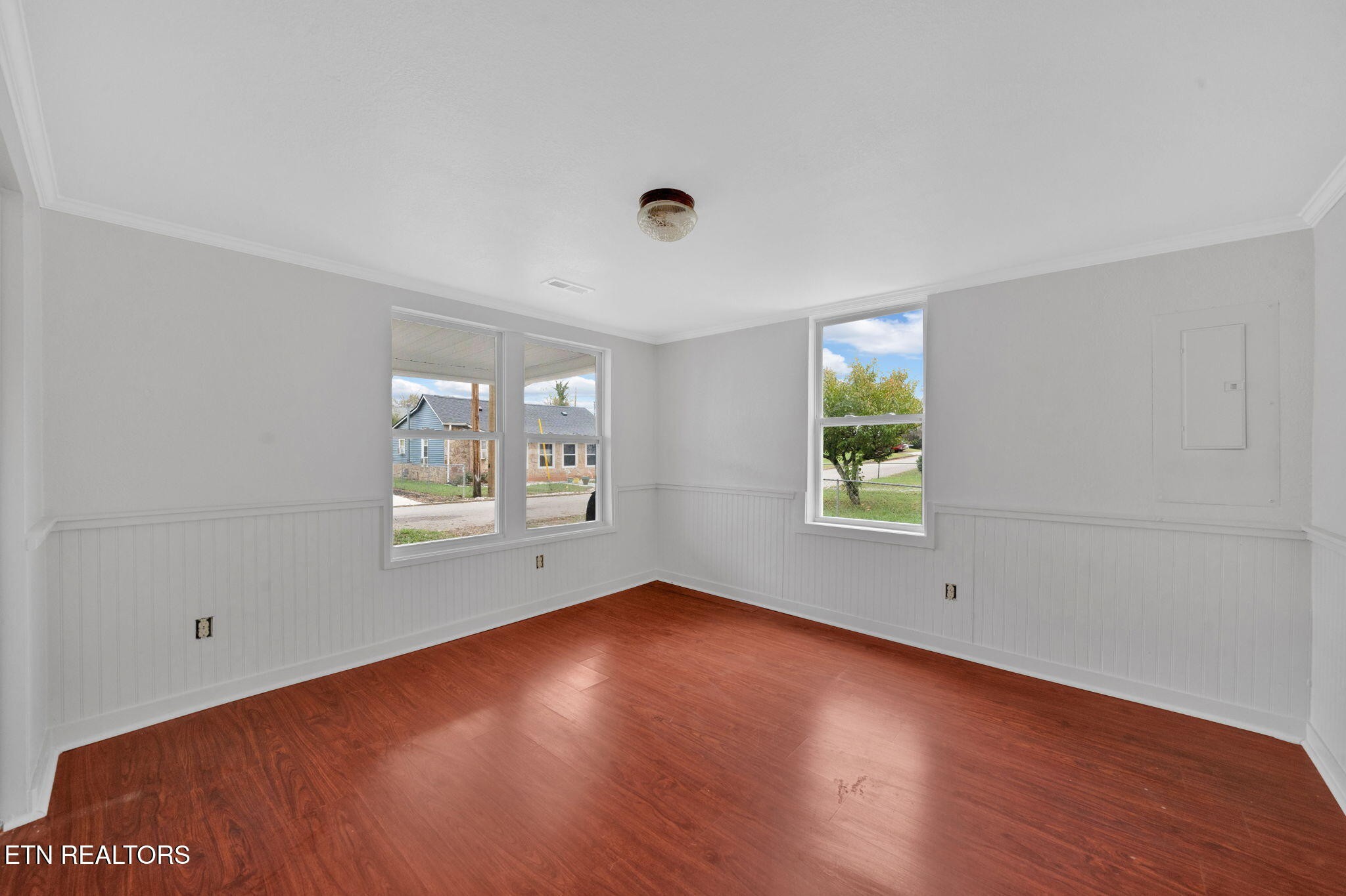 514 Hendrickson Street Clinton, TN 37716 - Photo 3 of 22 Gallery Image 3