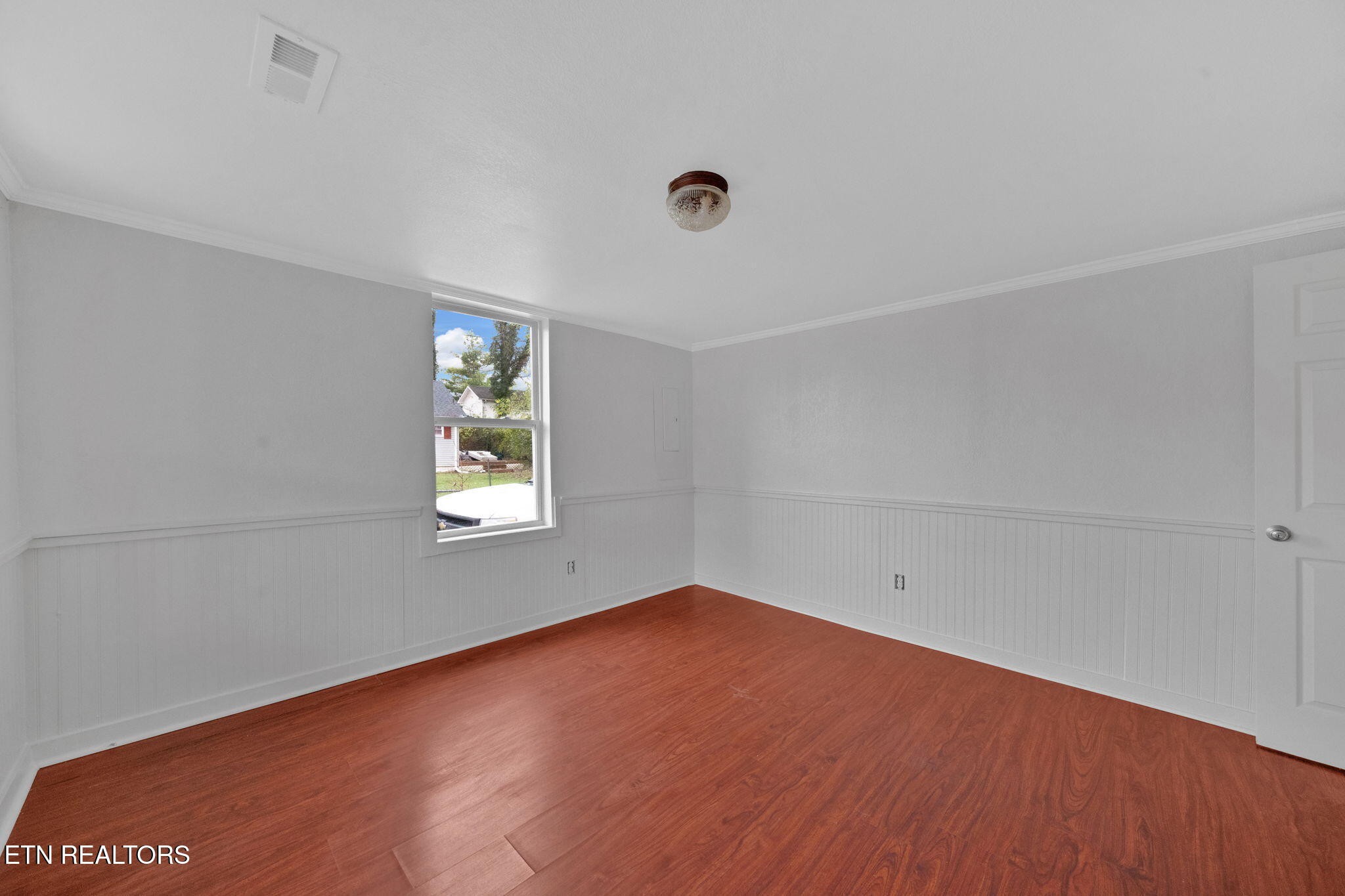 514 Hendrickson Street Clinton, TN 37716 - Photo 5 of 22 Gallery Image 5