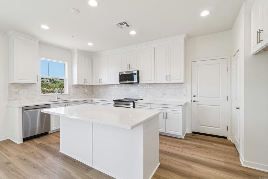 725 Kingbird Loop Oceanside, CA 92058 - Photo 53 of 61 Gallery Image 53