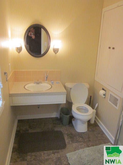 223 East Section Line Road Laurens, IA 50554 - Photo 10 of 17 Gallery Image 10