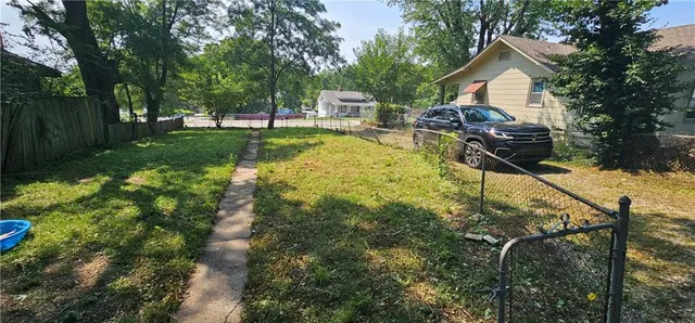 $165,000 | 139 North Cedar Avenue, Independence, MO 64053