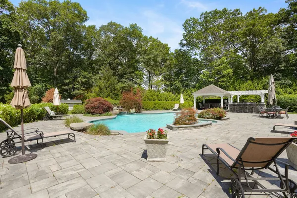 $2,495,000 | 4 Hageman Court, Katonah, NY 10536