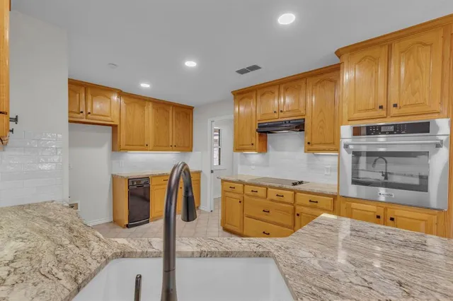 $424,900 | 12051 West Lake Drive, Murchison, TX 75778