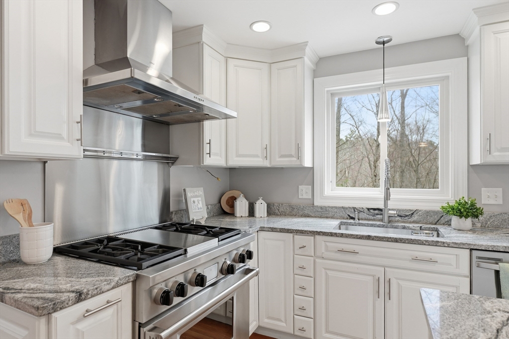 11 Alison Way Andover, MA 01810 - Photo 7 of 40