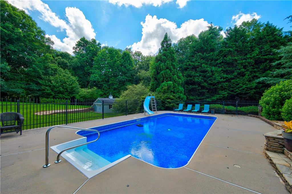 203 North Ridgeview Court Canton, GA 30115 - Photo 13 of 84