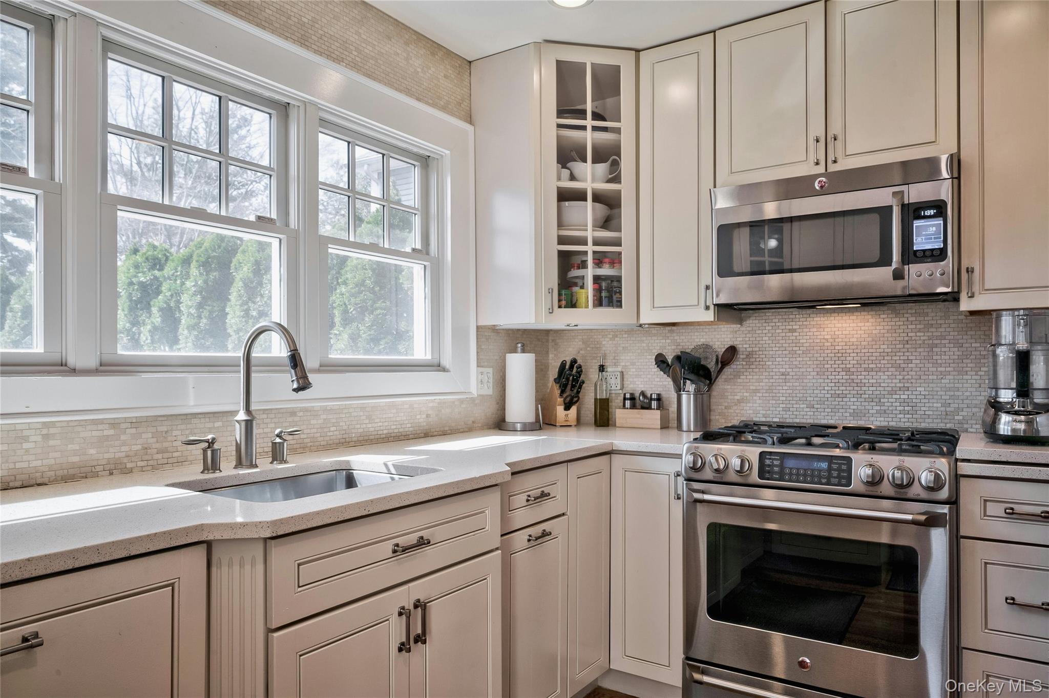 28 Lindbergh Street Locust Valley, NY 11560 - Photo 17 of 30 Eat-in Kitchen with updated appliances