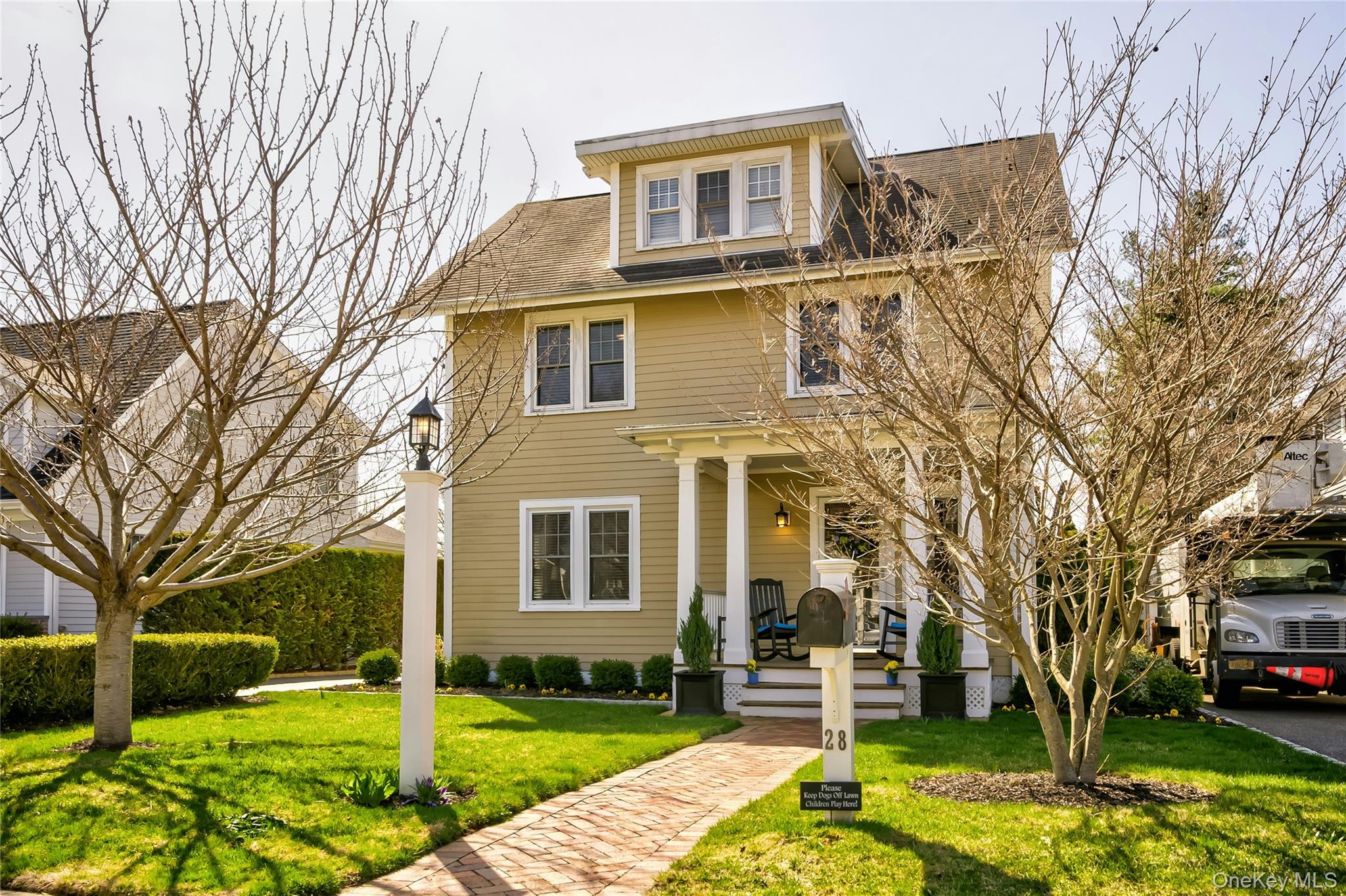 28 Lindbergh Street Locust Valley, NY 11560 - Photo 2 of 30