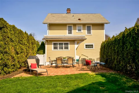 $995,000 | 28 Lindbergh Street, Locust Valley, NY 11560