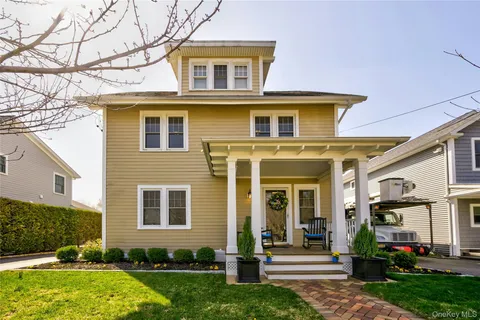 $995,000 | 28 Lindbergh Street, Locust Valley, NY 11560