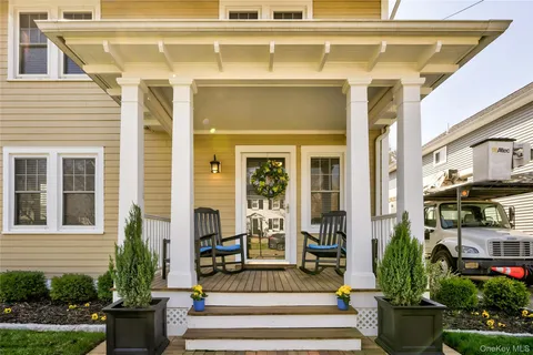 $995,000 | 28 Lindbergh Street, Locust Valley, NY 11560