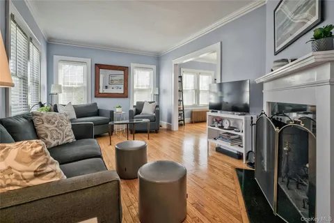 $995,000 | 28 Lindbergh Street, Locust Valley, NY 11560