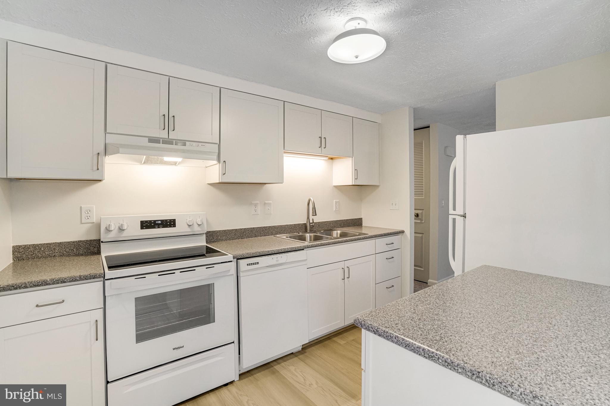 8288 Morning Dew Court Springfield, VA 22153 - Photo 11 of 33 Gallery Image 11