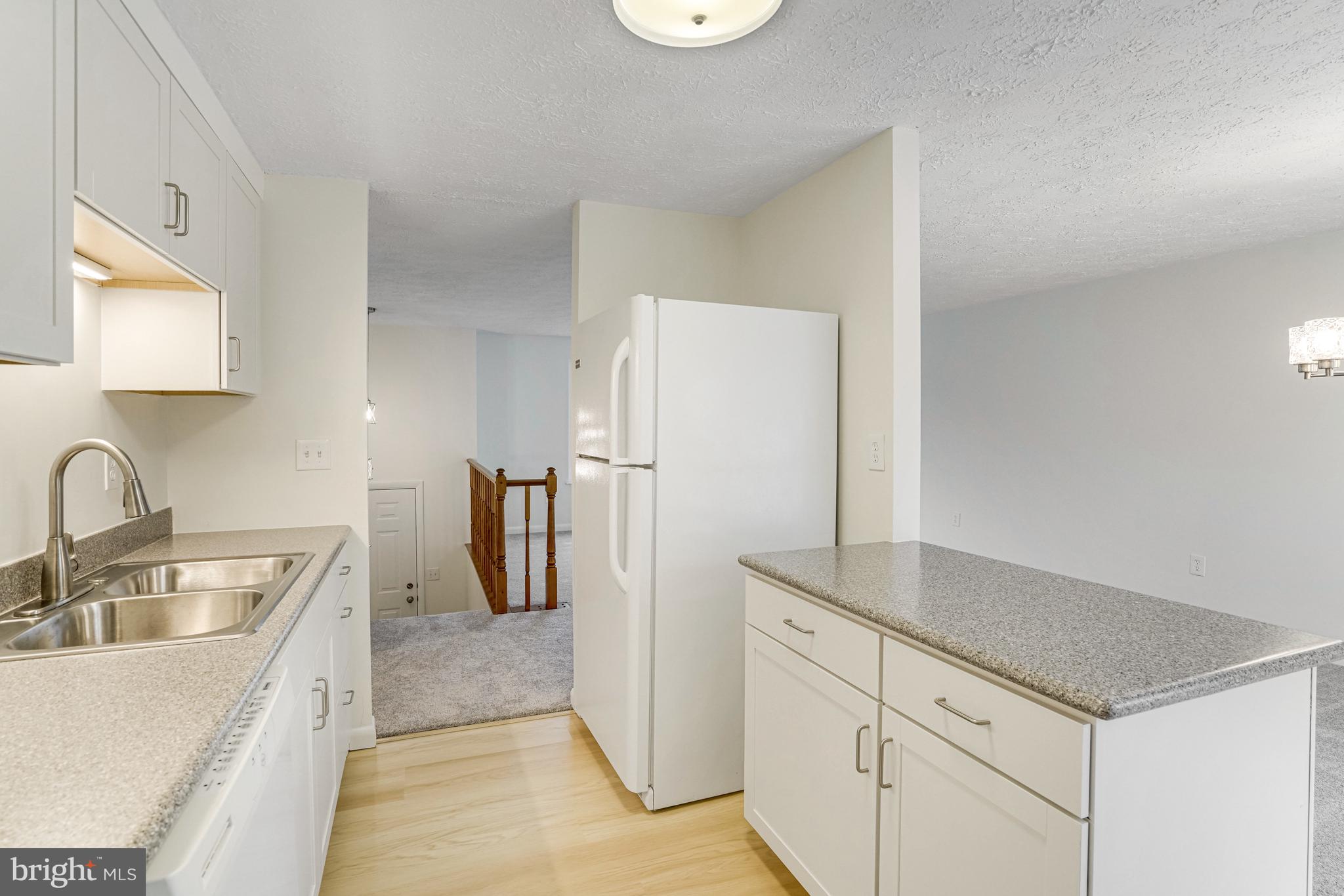 8288 Morning Dew Court Springfield, VA 22153 - Photo 12 of 33 Gallery Image 12