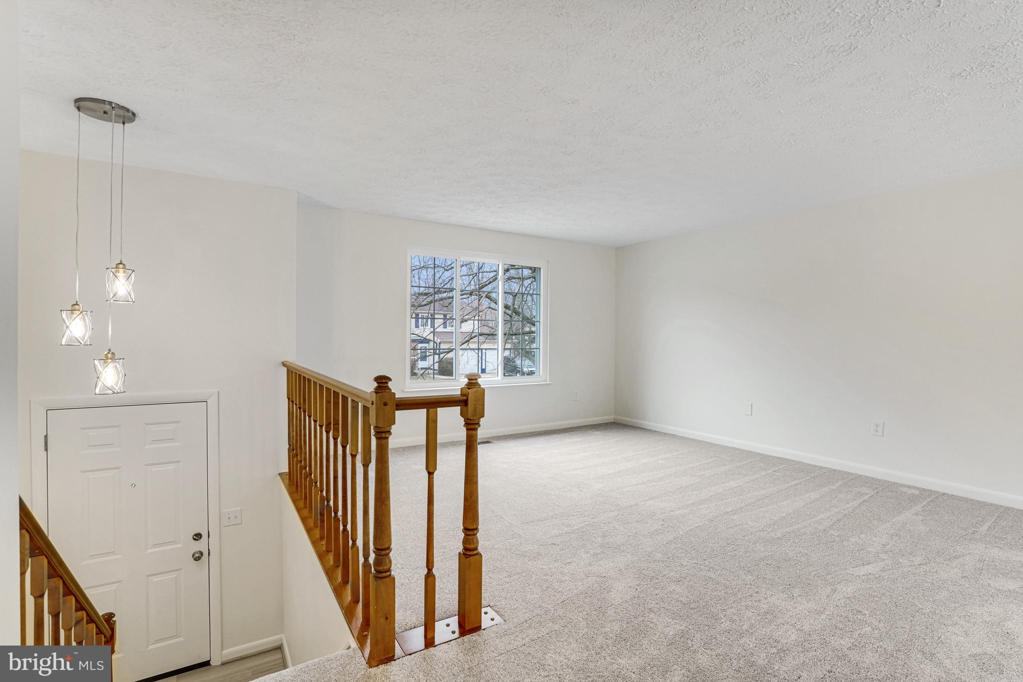 8288 Morning Dew Court Springfield, VA 22153 - Photo 5 of 33 Gallery Image 5
