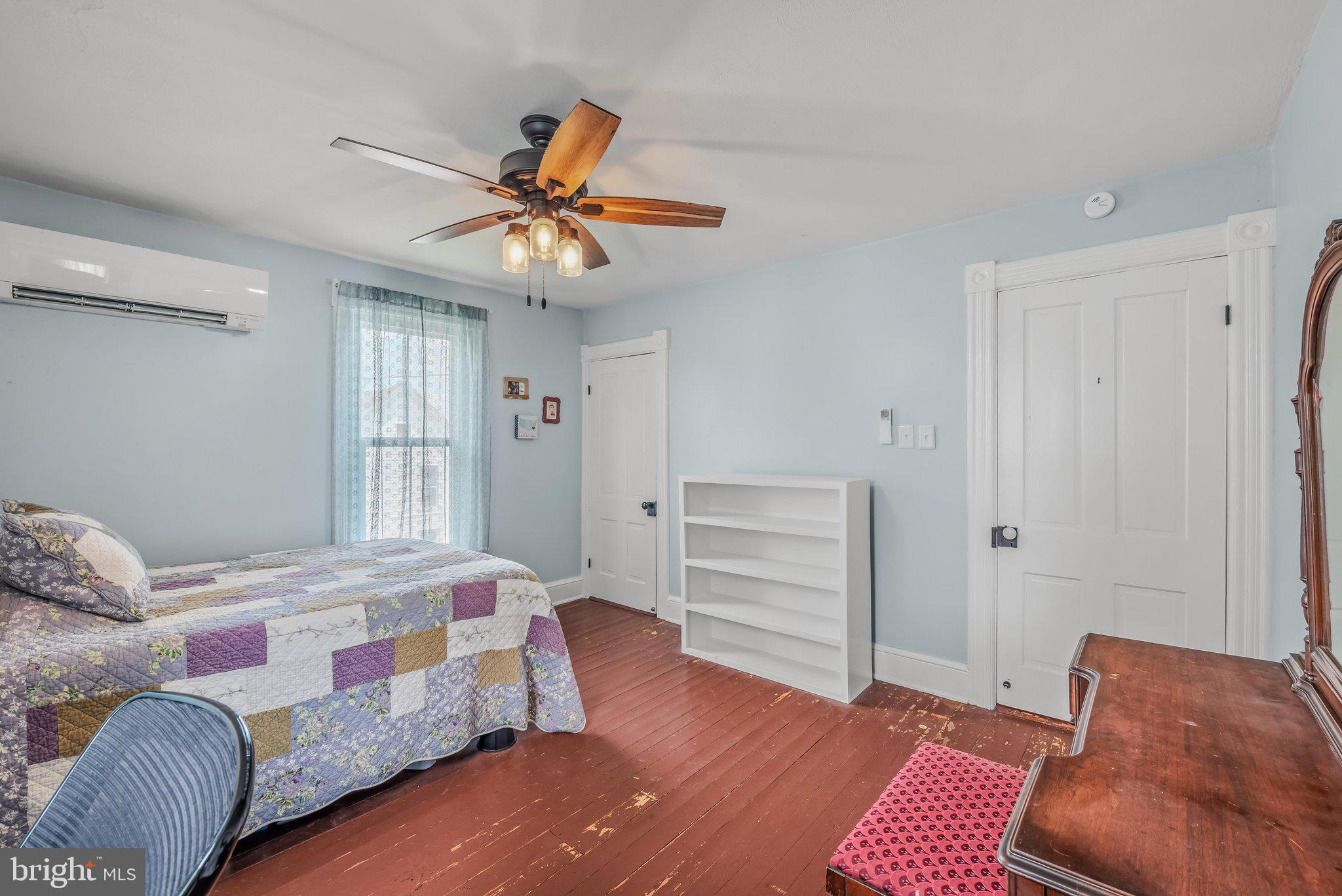 719 South Raleigh Street Martinsburg, WV 25401 - Photo 26 of 45 Bedroom 3