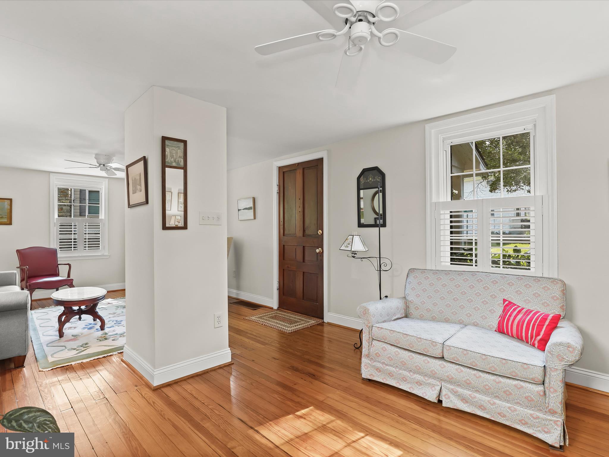 8008 Rider Avenue Towson, MD 21204 - Photo 5 of 43 Living Room