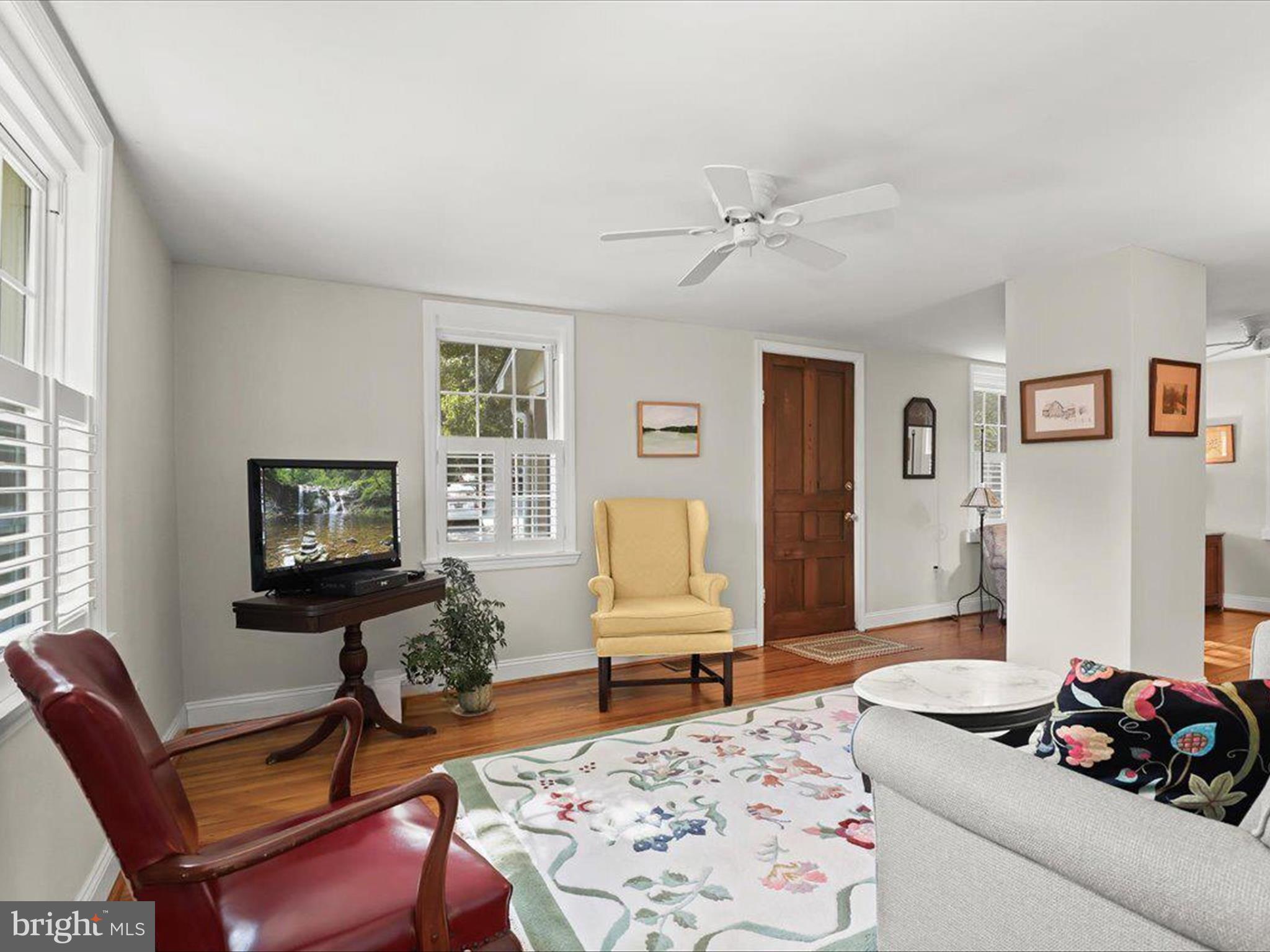 8008 Rider Avenue Towson, MD 21204 - Photo 7 of 43 Living Room