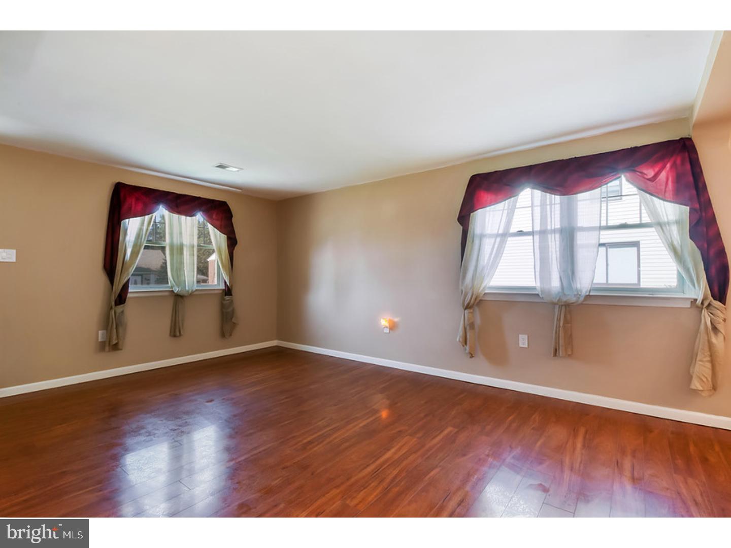 1107 Bloomdale Road Philadelphia, PA 19115 - Photo 5 of 18