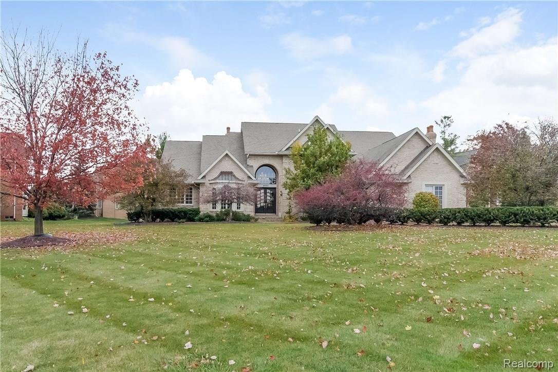 2692 Shorebrook Court Rochester, MI 48306 - Photo 1 of 55 001-Front_View-2181768-large.jpg