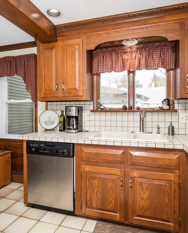 40 Dutchess Street Springfield, MA 01129 - Photo 14 of 30