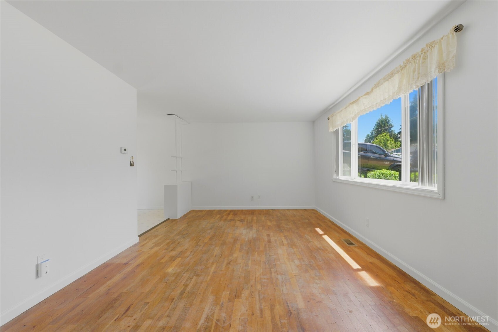 842 Southwest 305th Street Federal Way, WA 98023 - Photo 6 of 35