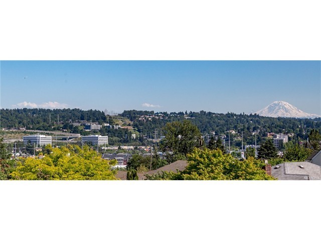 311 Stevens Avenue Southwest Renton, WA 98057 - Photo 3 of 25