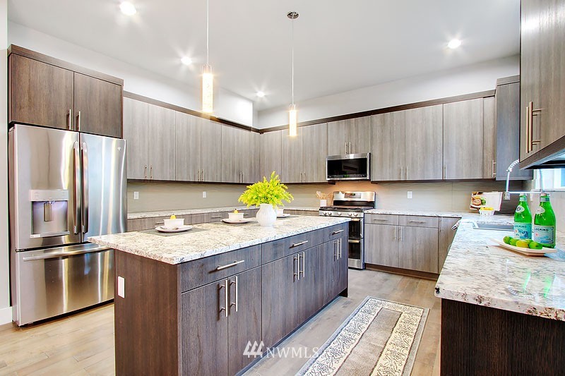 311 Stevens Avenue Southwest Renton, WA 98057 - Photo 5 of 25
