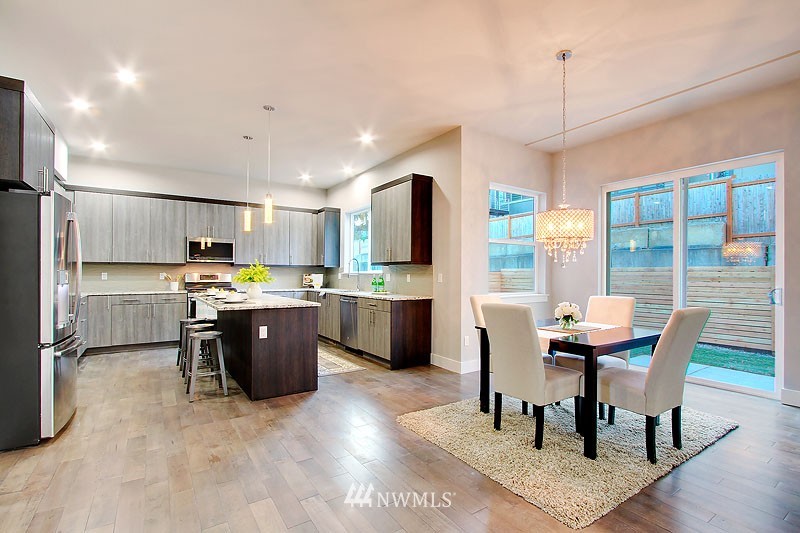 311 Stevens Avenue Southwest Renton, WA 98057 - Photo 8 of 25