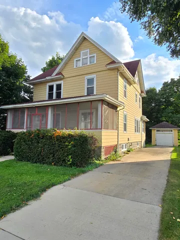 $205,000 | 425 West James Street, Columbus, WI 53925