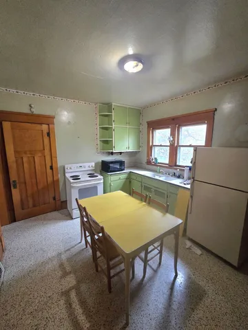 $205,000 | 425 West James Street, Columbus, WI 53925