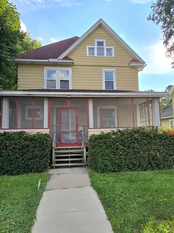 $205,000 | 425 West James Street, Columbus, WI 53925