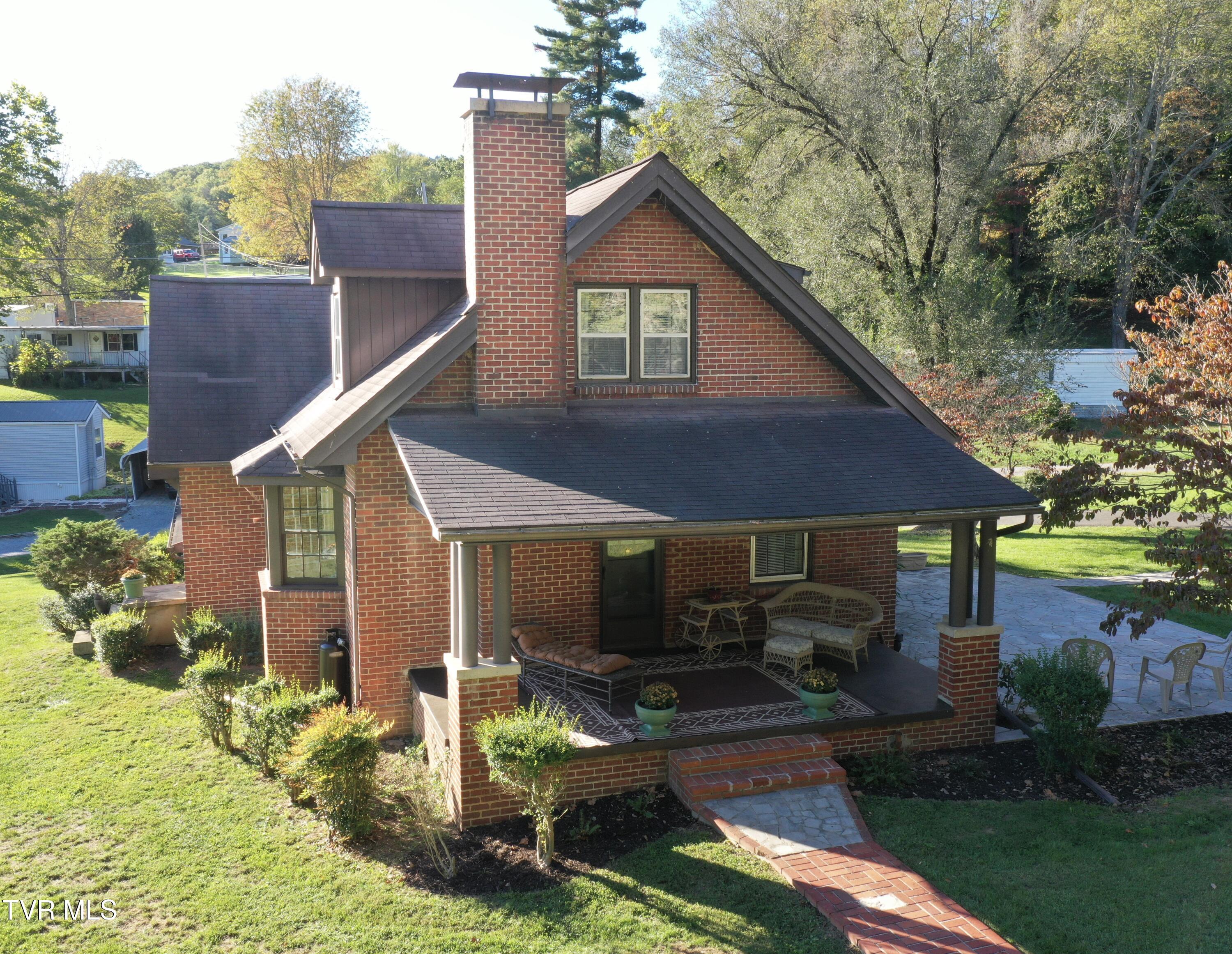 376 Old Fincastle Road Lebanon, VA 24266 - Photo 2 of 37 IMG_6791