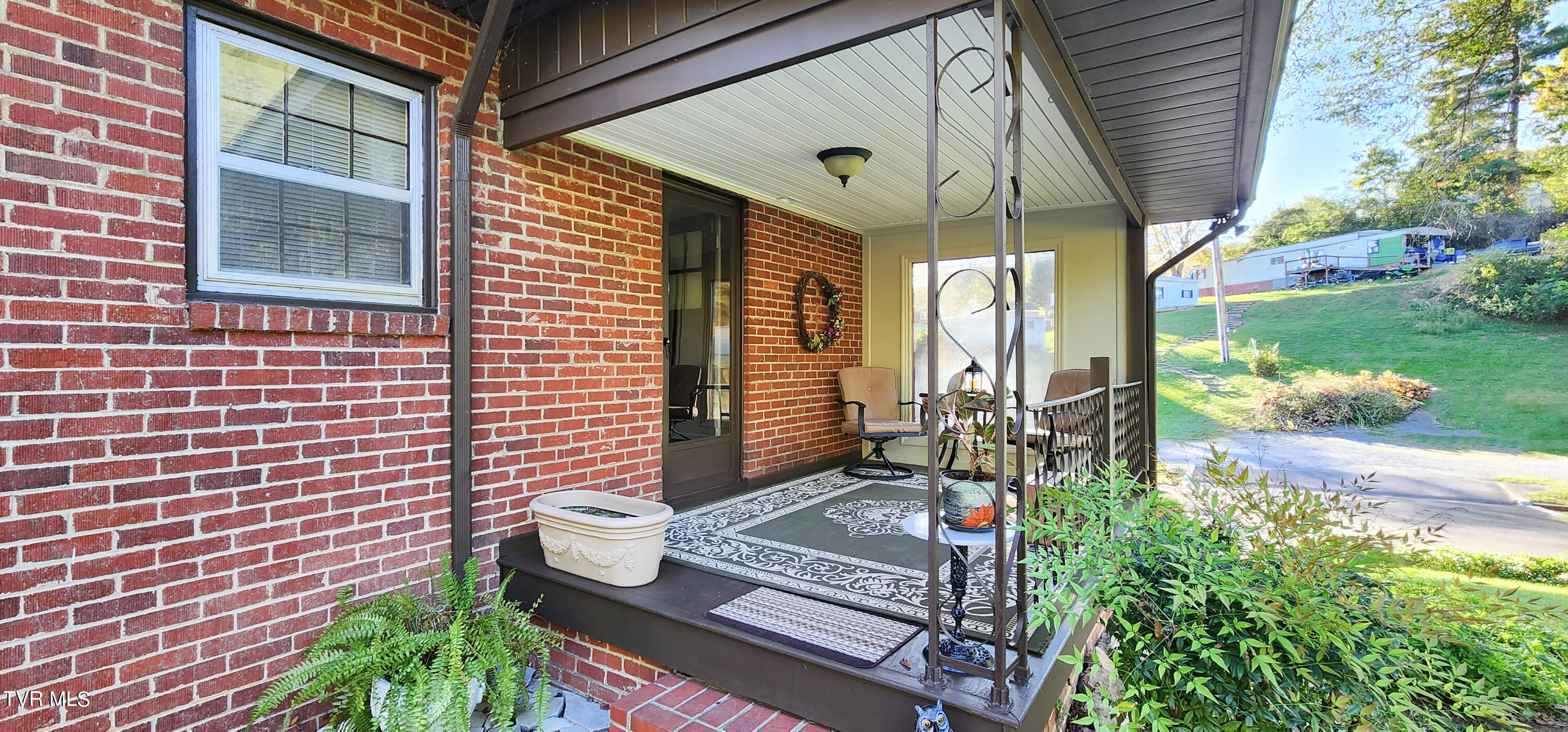 376 Old Fincastle Road Lebanon, VA 24266 - Photo 5 of 37 IMG_6787