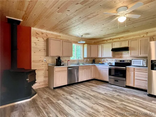 $220,000 | 2064 State Road, Linn Creek, MO 65052