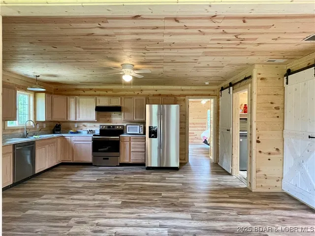 $220,000 | 2064 State Road, Linn Creek, MO 65052