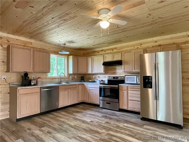 $220,000 | 2064 State Road, Linn Creek, MO 65052