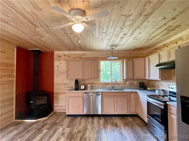 $220,000 | 2064 State Road, Linn Creek, MO 65052